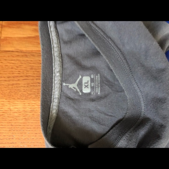 AIR - Picture 2 of 2